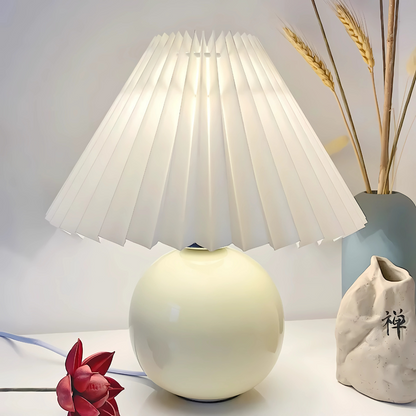 Vintage Pleated Table Lamp – Classic Charm, Modern Functionality