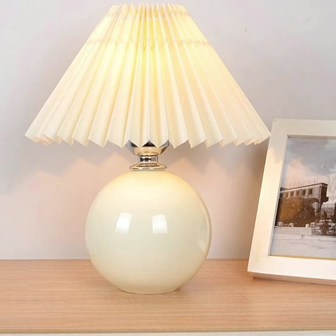 Vintage Pleated Table Lamp – Classic Charm, Modern Functionality