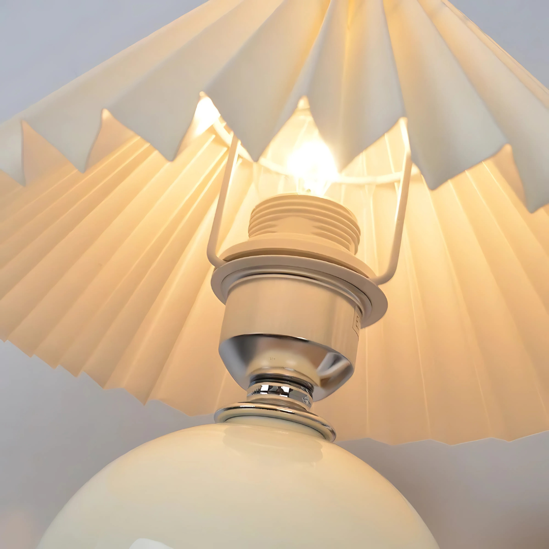 Vintage Pleated Table Lamp – Classic Charm, Modern Functionality