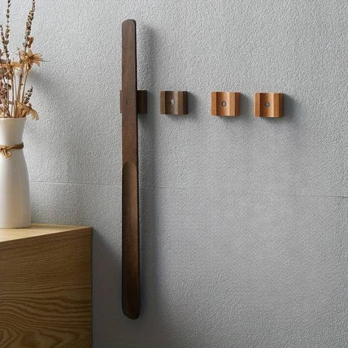 Magnetic Wooden Long-Handled Shoe Horn (With Stand)