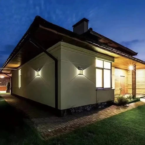 SolarGlow – Intelligent Wall Light with Motion Sensor